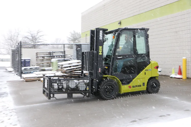 CLARK S20-33XE (Renegade) · 야외 물류 운반